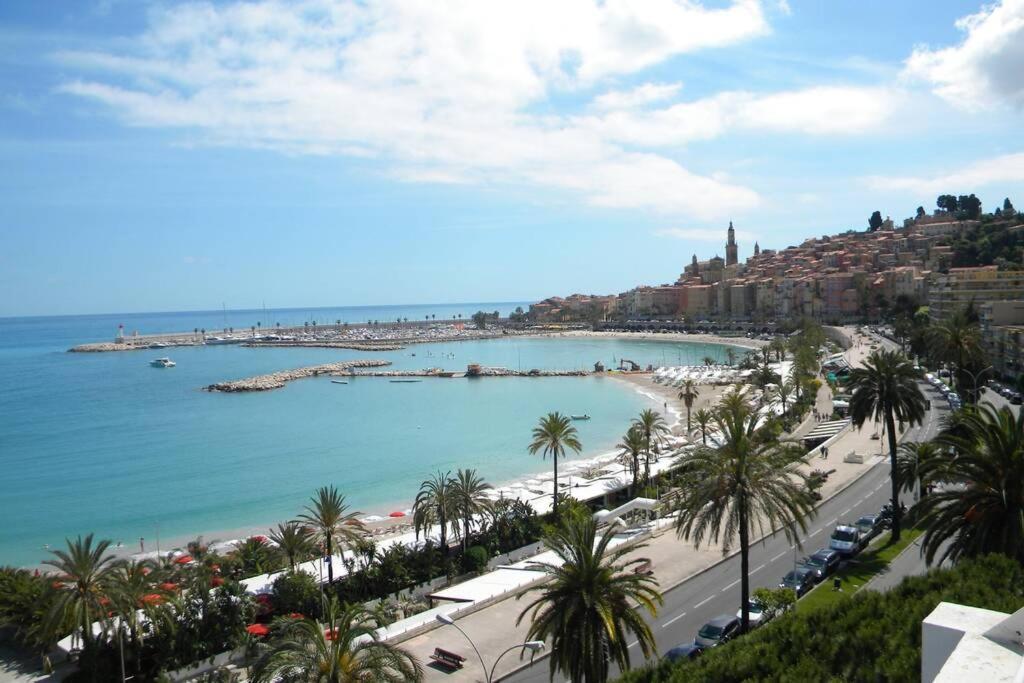 App Le Rocazur Avec Piscine Et Parking En Bord De Mer A 500M Du Centre Ville マントン エクステリア 写真